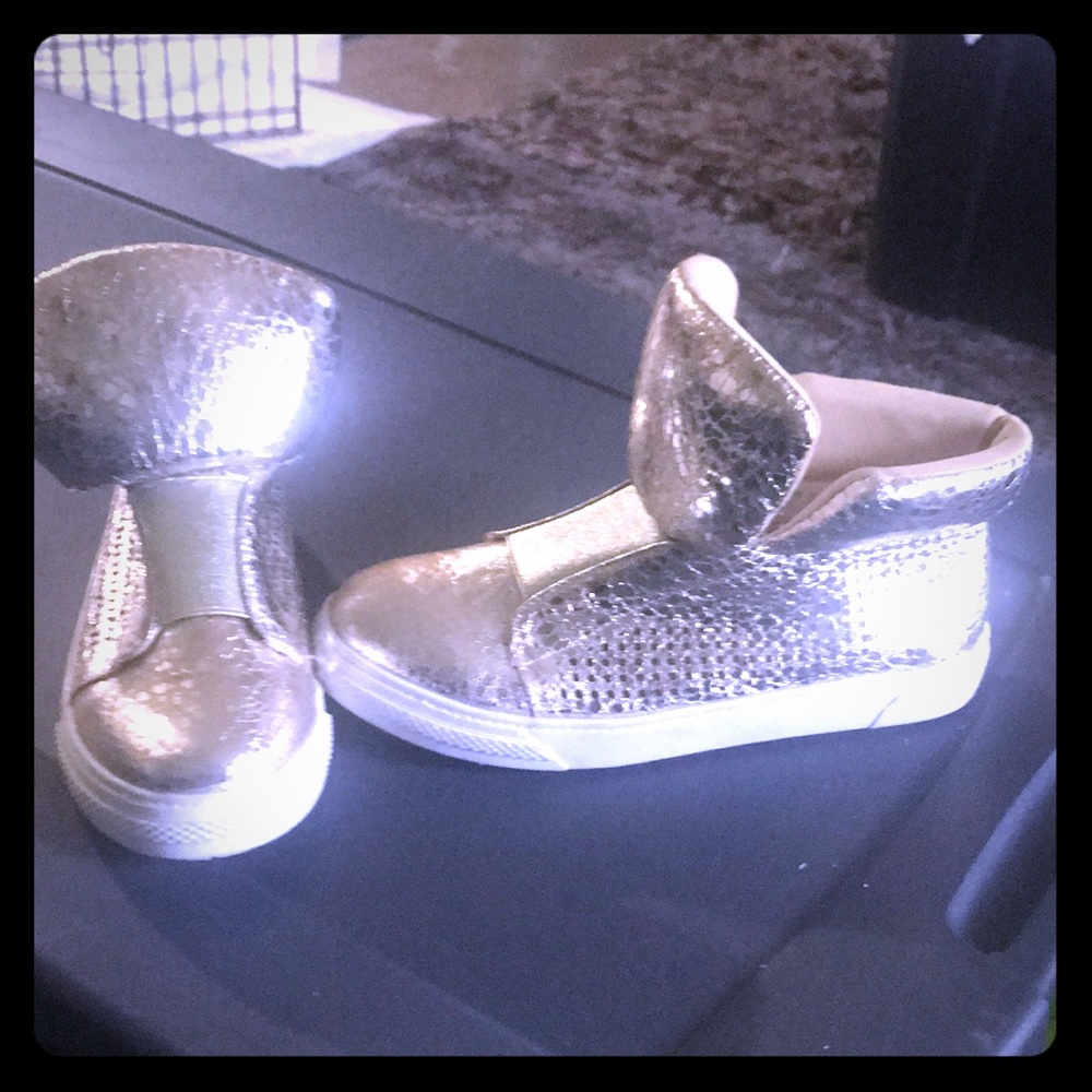 Metallic gold shoes